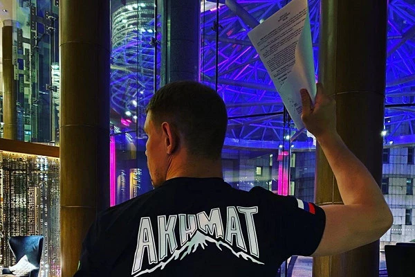 Бой на выживание: россиянам тесно в UFC